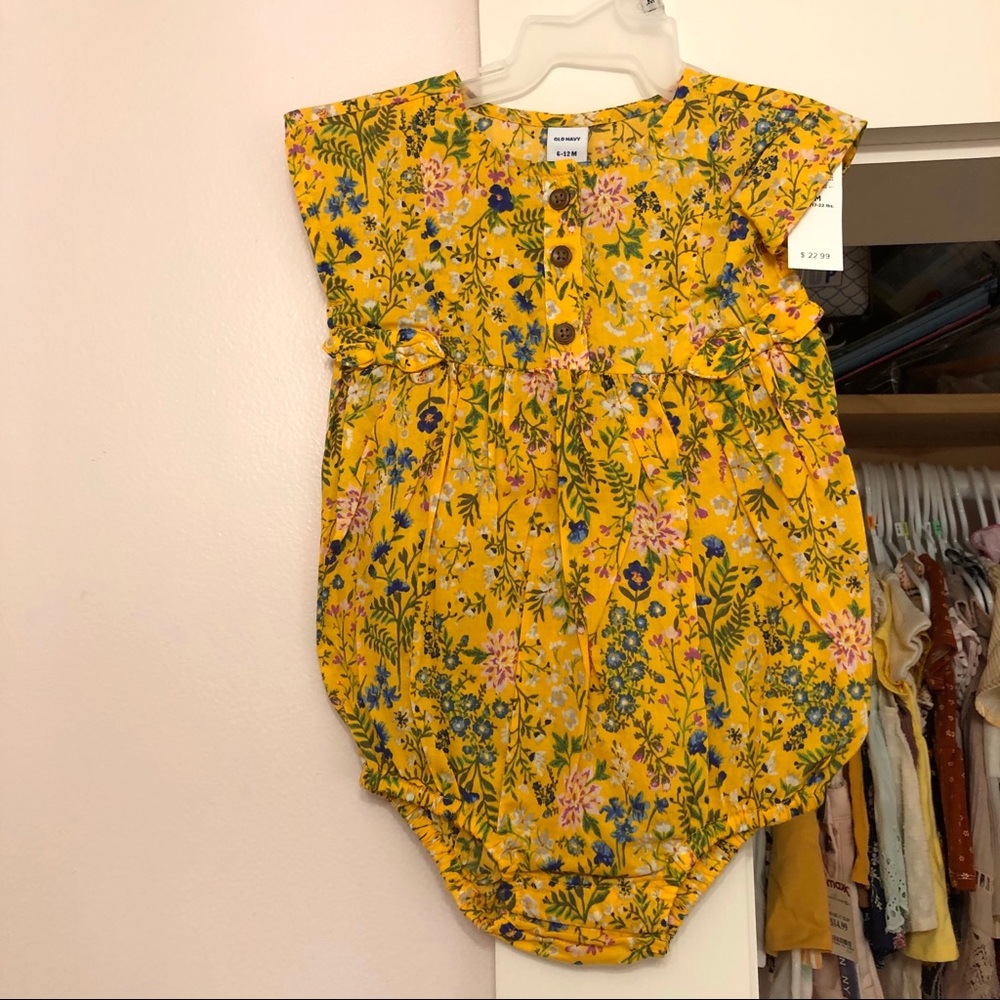 Old Navy bubble romper 12-18m baby girl NWT
